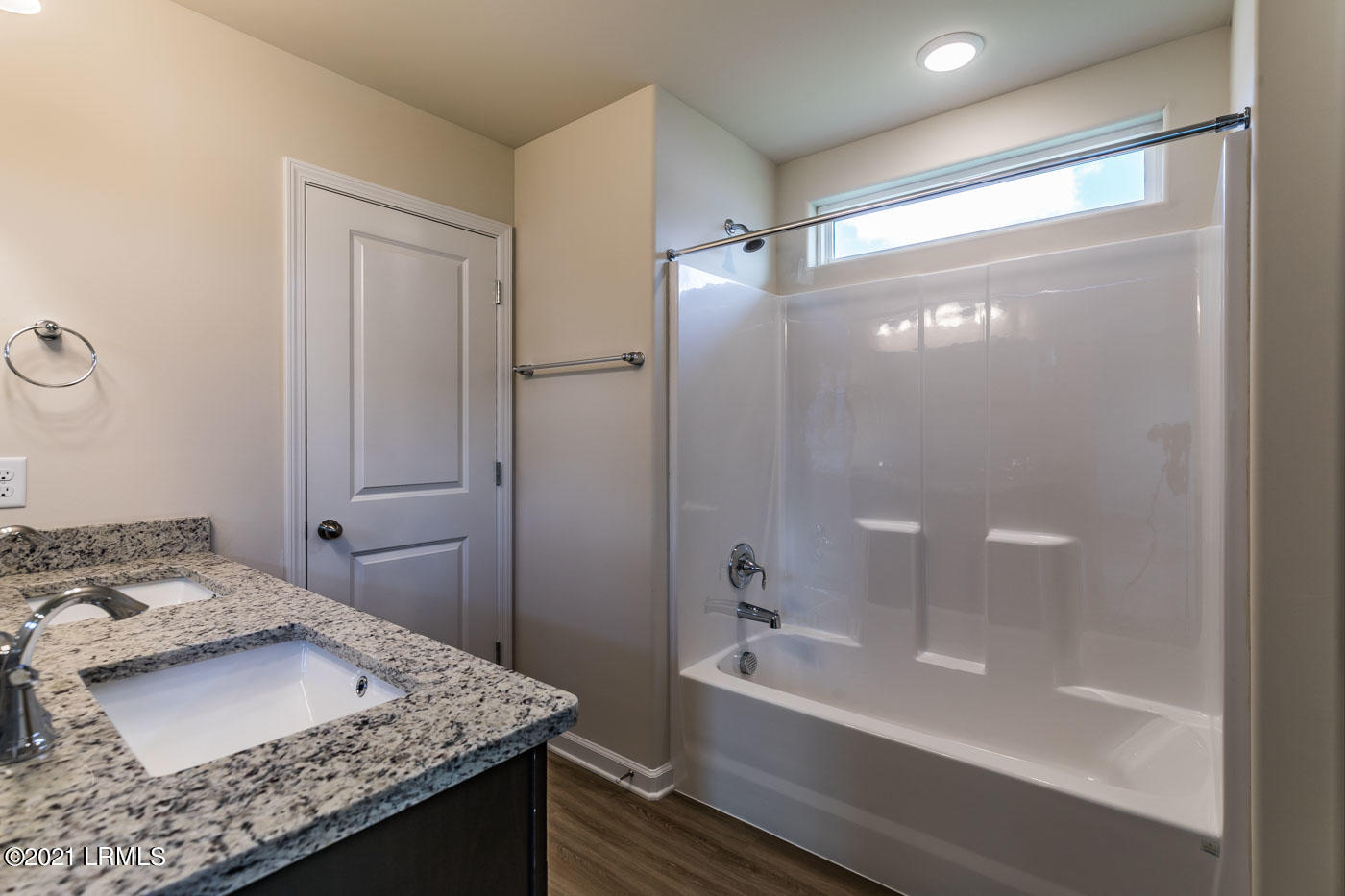 504 Ridgeland Lakes Drive Ridgeland, SC 29936 - Photo 21 of 39 21 Master bath