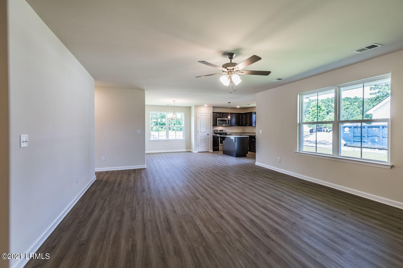 504 Ridgeland Lakes Drive Ridgeland, SC 29936 - Photo 6 of 39 6 Great room