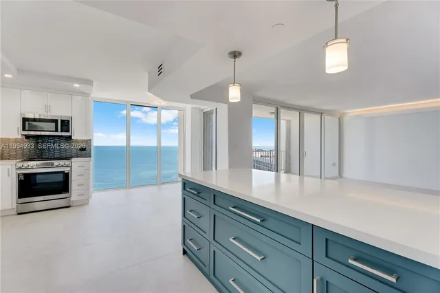 $1,859,000 | 881 Ocean Drive, Unit 13C, Key Biscayne, FL 33149