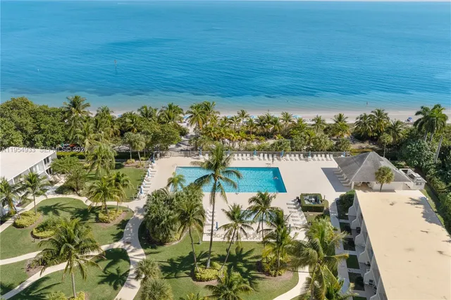 $1,859,000 | 881 Ocean Drive, Unit 13C, Key Biscayne, FL 33149