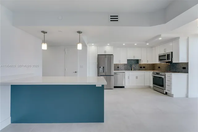 $1,859,000 | 881 Ocean Drive, Unit 13C, Key Biscayne, FL 33149