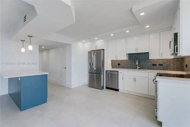 $1,859,000 | 881 Ocean Drive, Unit 13C, Key Biscayne, FL 33149