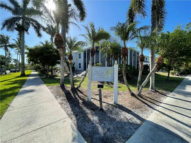 $3,950 | 254 6th Avenue South, Unit 8, Naples, FL 34102