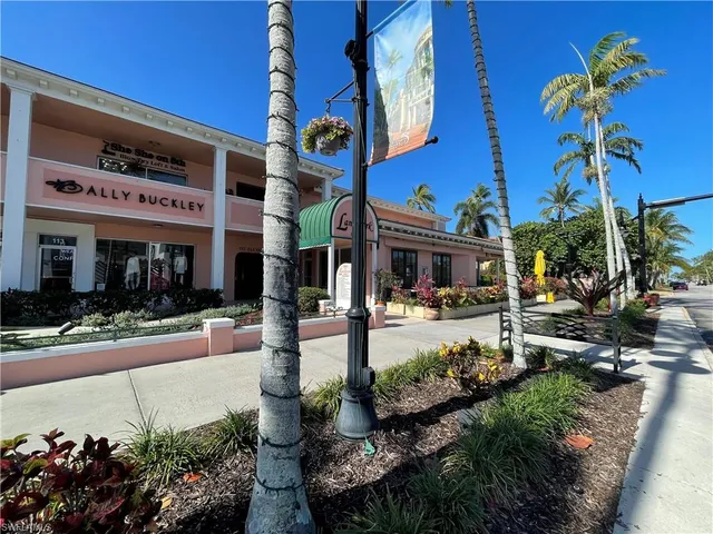 $3,950 | 254 6th Avenue South, Unit 8, Naples, FL 34102