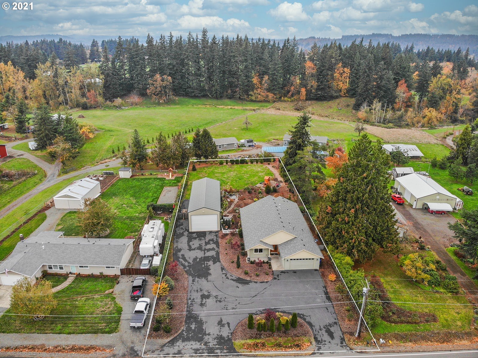 15377 South Maplelane Road Oregon City, OR 97045 - Photo 2 of 32 Gallery Image 2