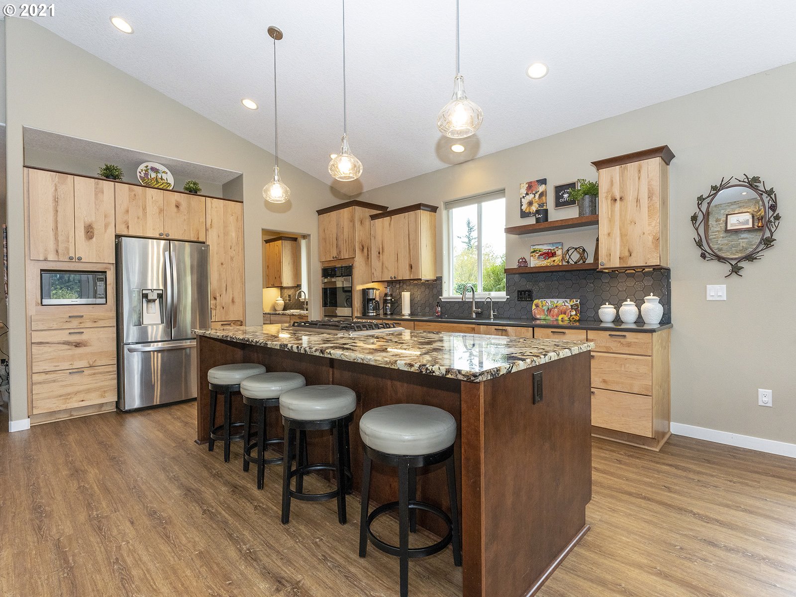 15377 South Maplelane Road Oregon City, OR 97045 - Photo 12 of 32 Gallery Image 12