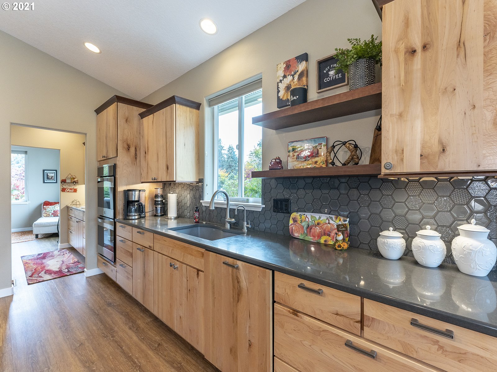 15377 South Maplelane Road Oregon City, OR 97045 - Photo 14 of 32 Gallery Image 14