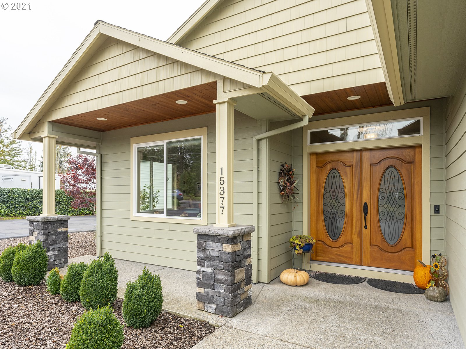 15377 South Maplelane Road Oregon City, OR 97045 - Photo 4 of 32 Gallery Image 4