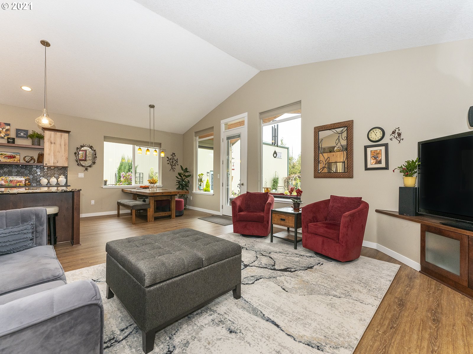 15377 South Maplelane Road Oregon City, OR 97045 - Photo 9 of 32 Gallery Image 9