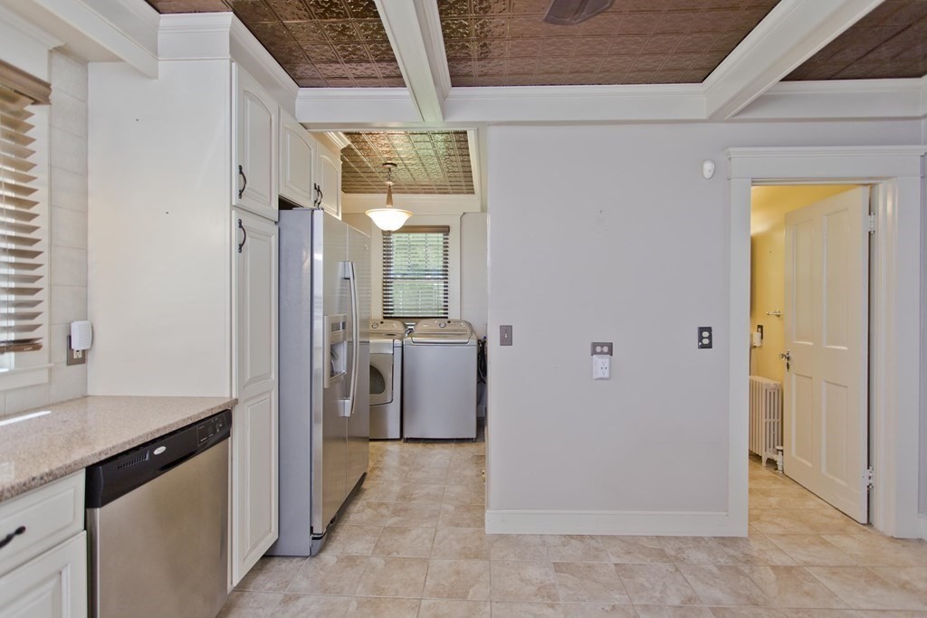 144 Pasco Road Springfield, MA 01151 - Photo 11 of 42 a view of a kitchen from the hallway