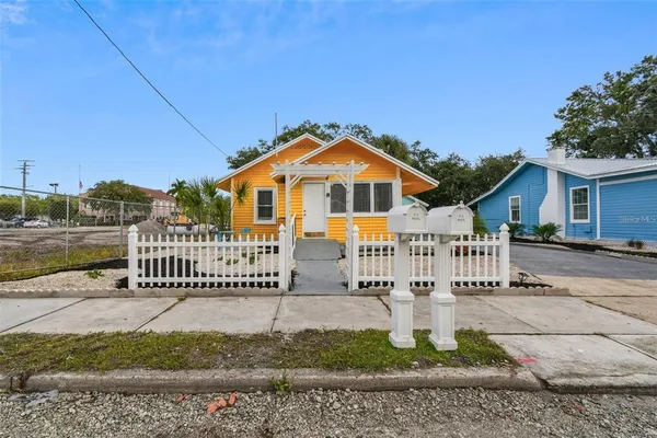 $350,000 | 1415 10th Avenue West, Bradenton, FL 34205