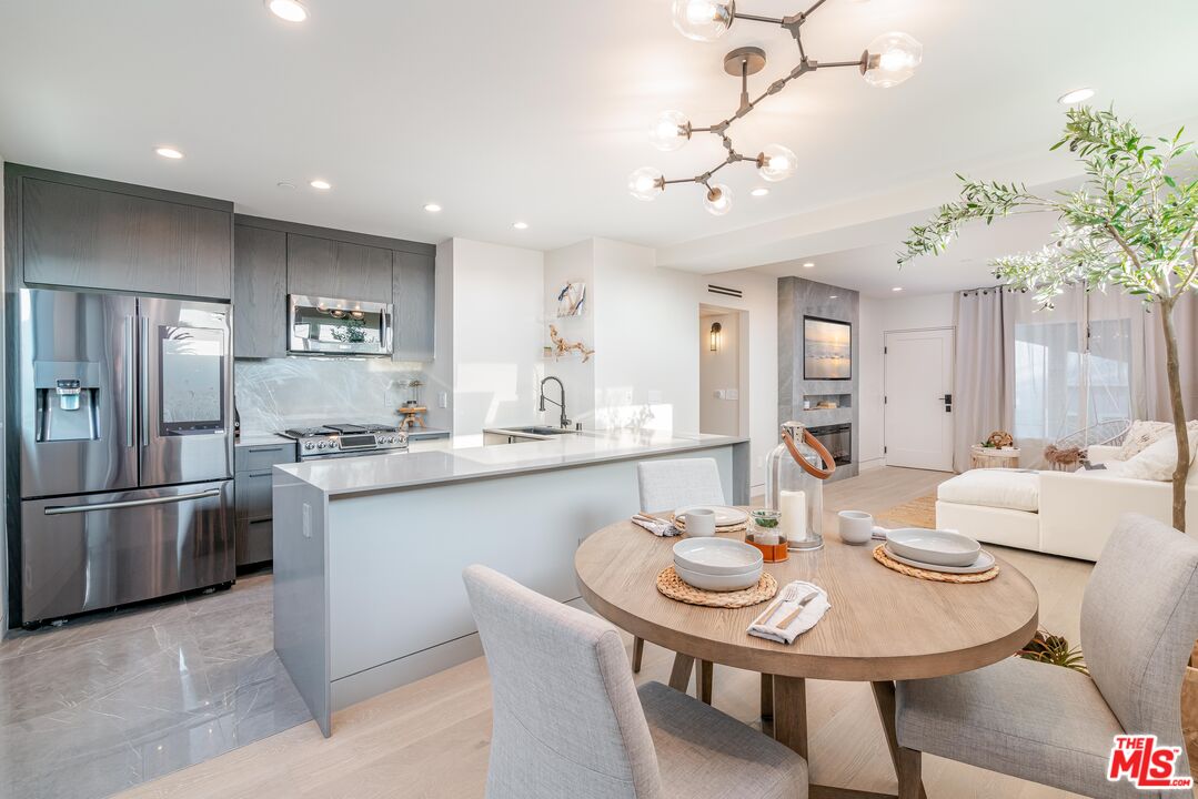 2805 3rd Street, Unit 2 Santa Monica, CA 90405 - Photo 1 of 13