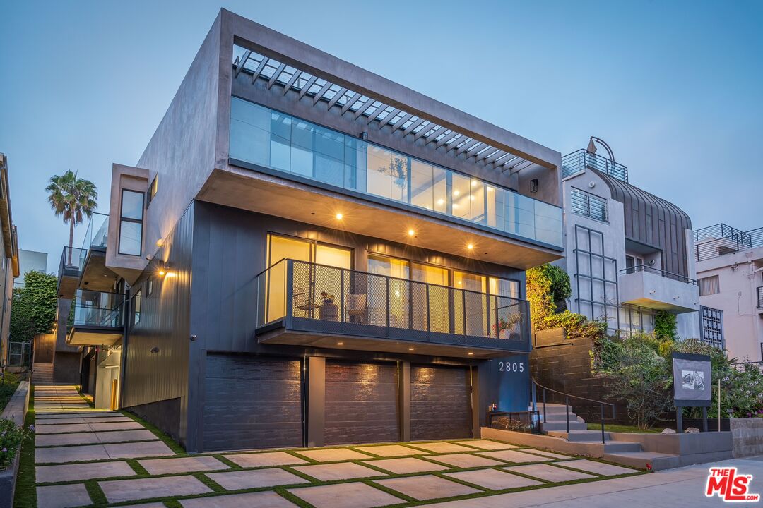 2805 3rd Street, Unit 2 Santa Monica, CA 90405 - Photo 2 of 13