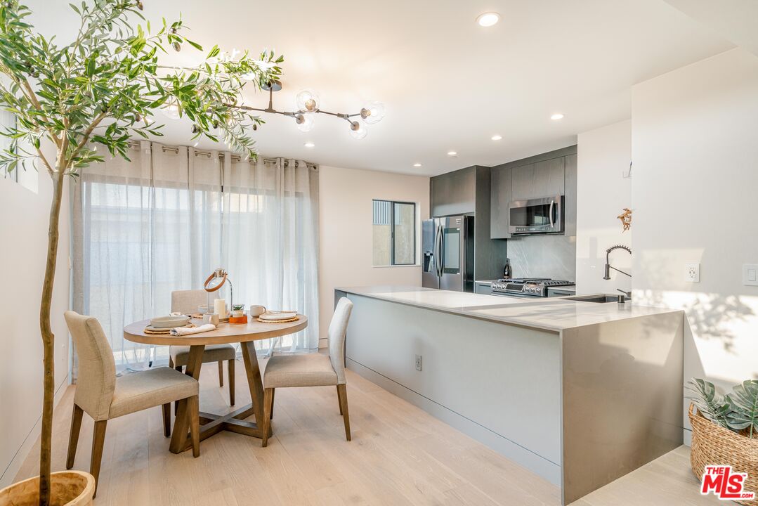 2805 3rd Street, Unit 2 Santa Monica, CA 90405 - Photo 6 of 13