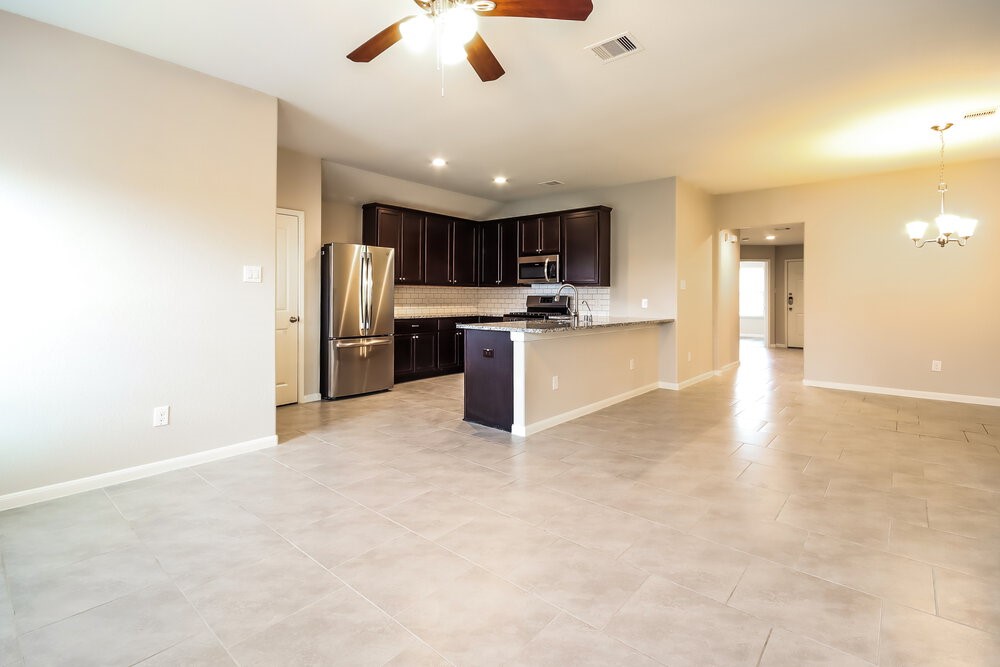 622 Harvest Bluff Drive Rosharon, TX 77583 - Photo 3 of 16