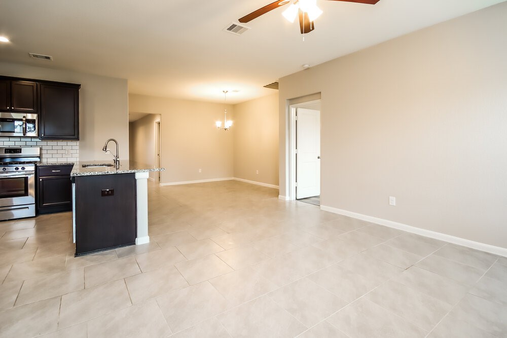 622 Harvest Bluff Drive Rosharon, TX 77583 - Photo 4 of 16