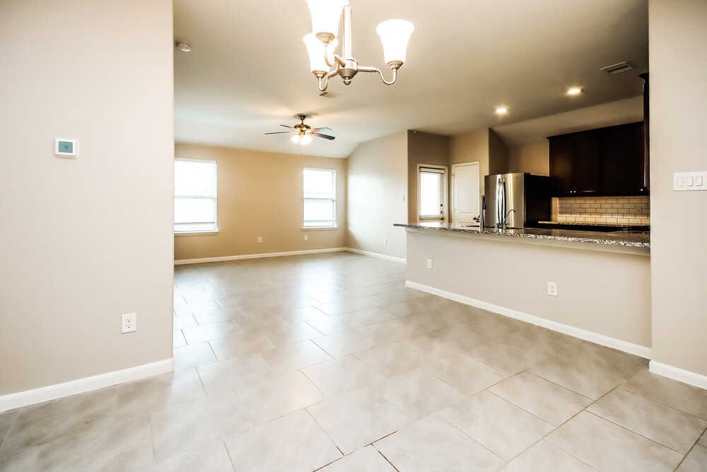 622 Harvest Bluff Drive Rosharon, TX 77583 - Photo 6 of 16