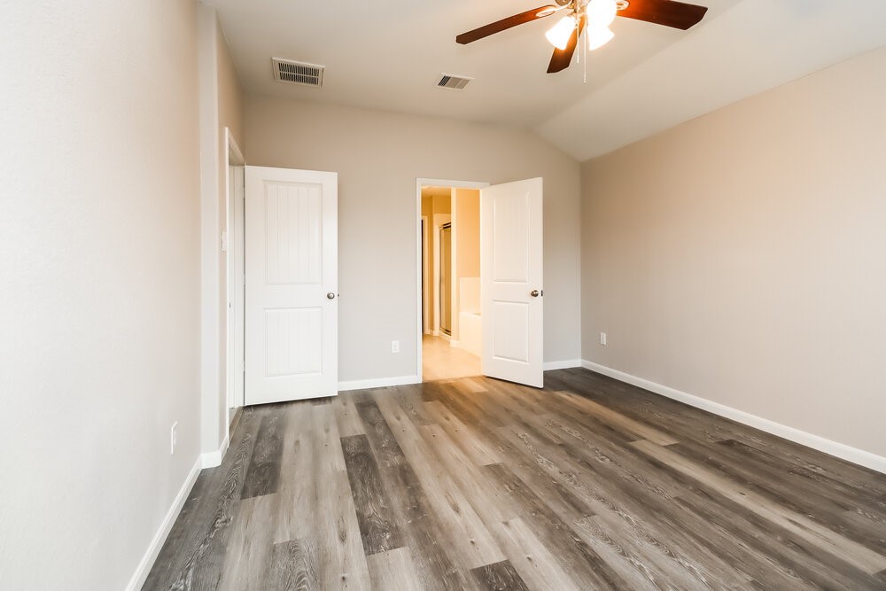 622 Harvest Bluff Drive Rosharon, TX 77583 - Photo 10 of 16