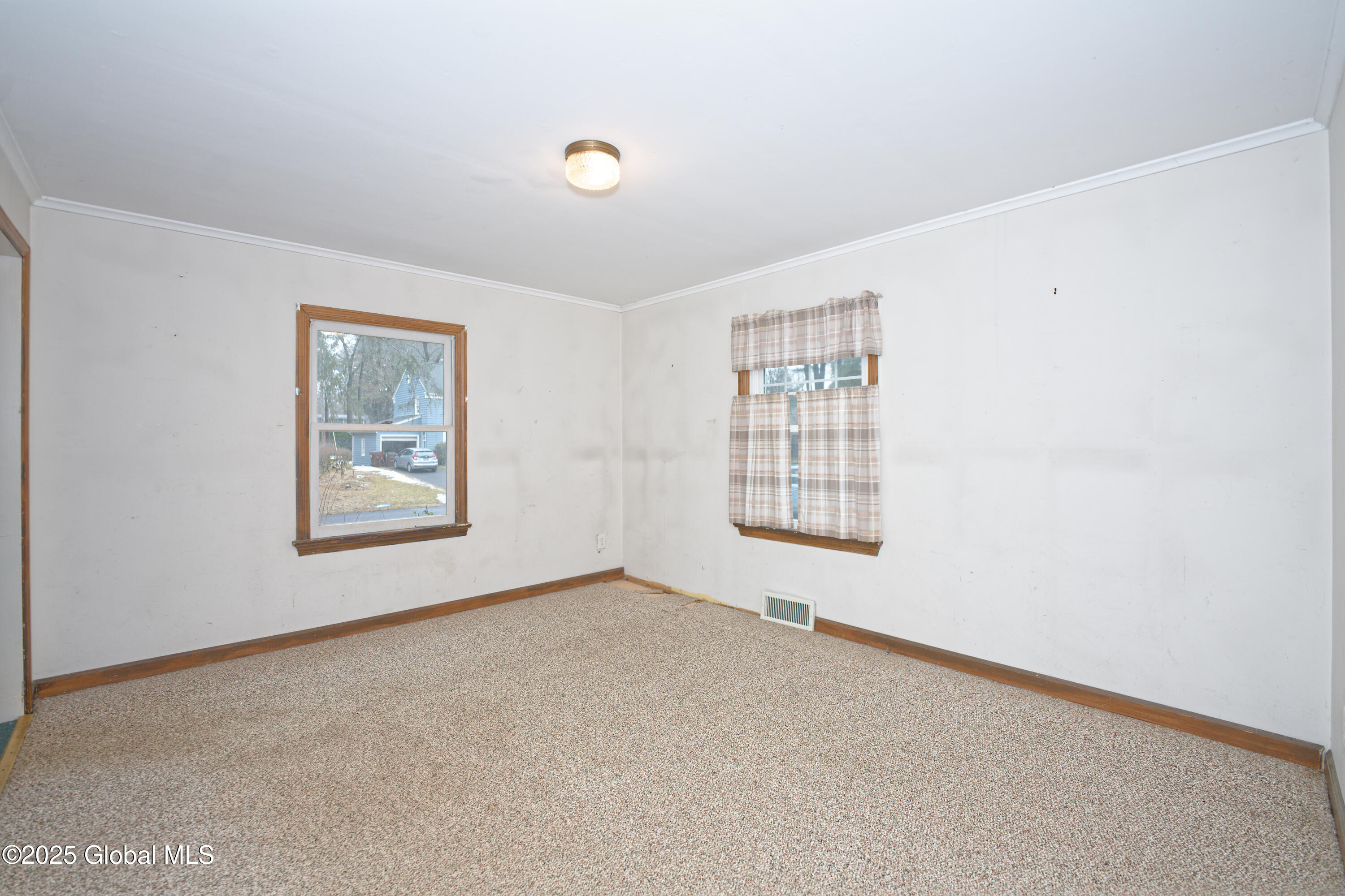 14 Keith Road Bethlehem, NY 12054 - Photo 16 of 35 2 Diningroom 1