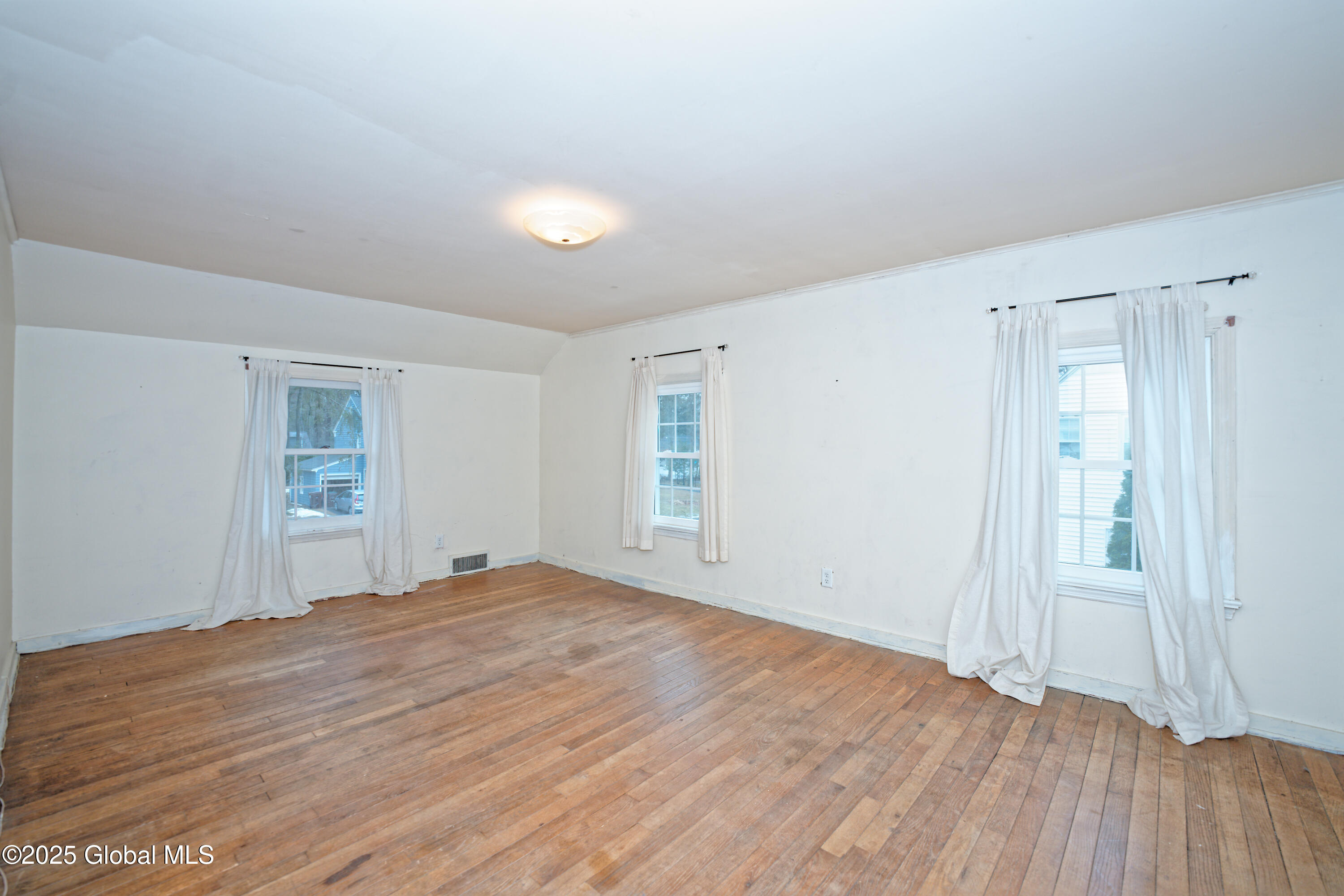 14 Keith Road Bethlehem, NY 12054 - Photo 19 of 35 4 Bedroom 1