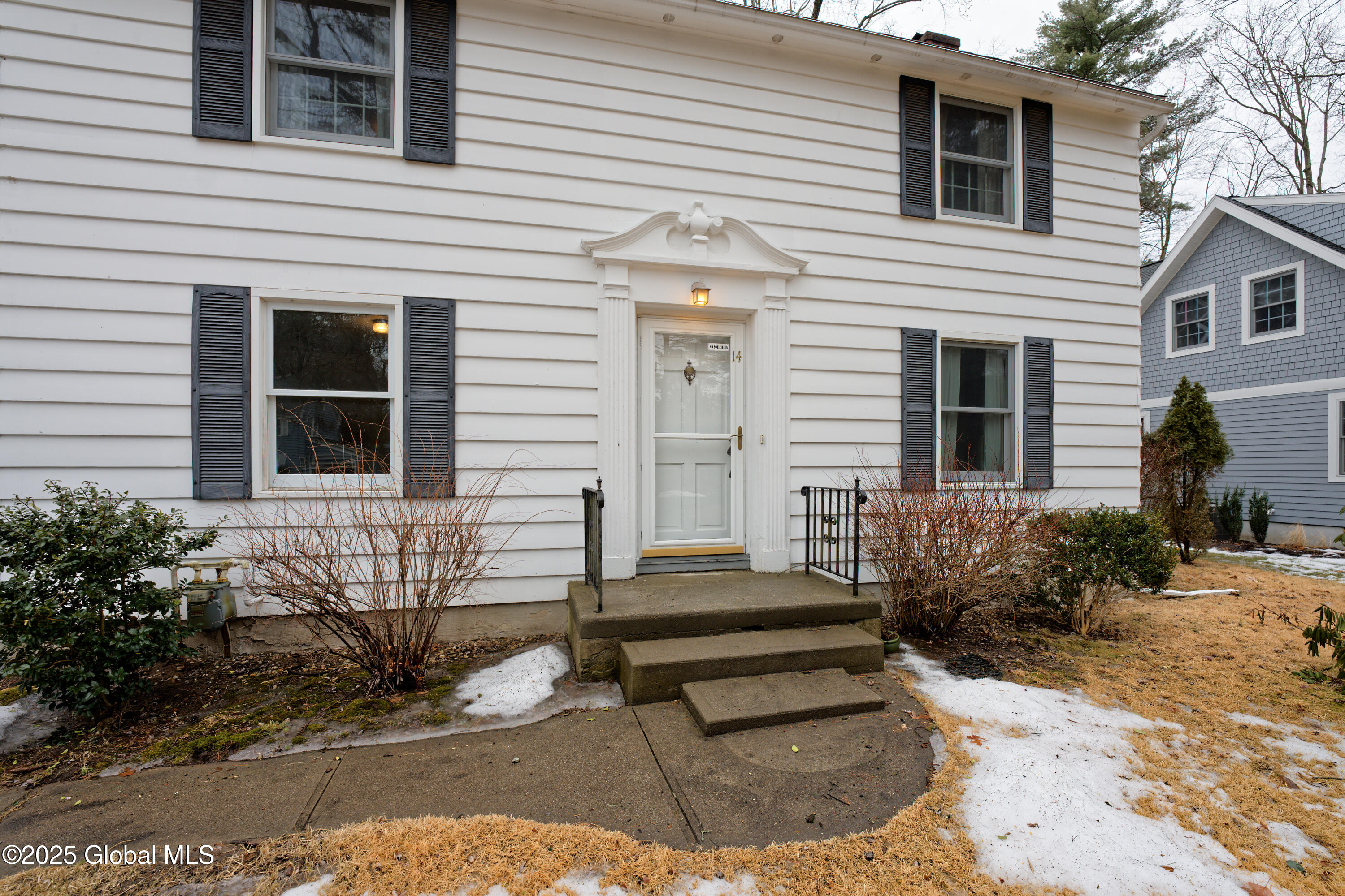 14 Keith Road Bethlehem, NY 12054 - Photo 4 of 35 0 Front 4