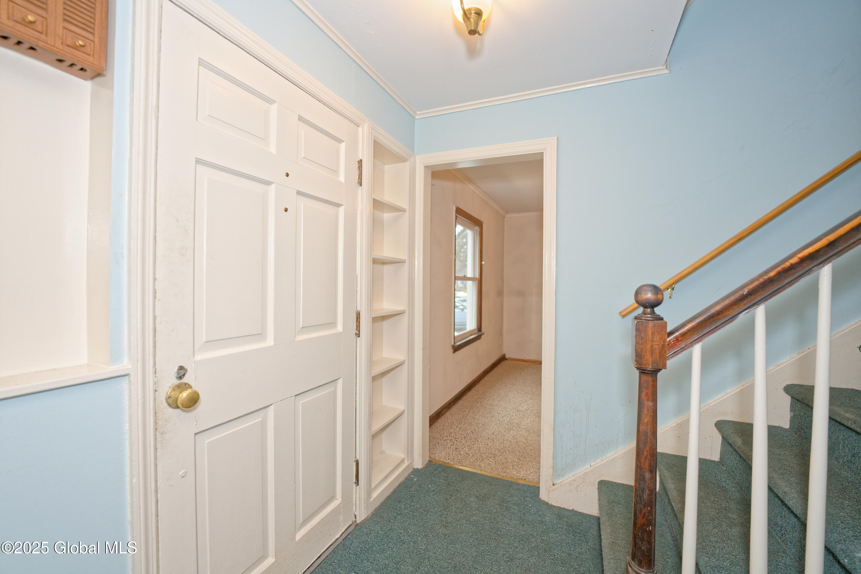 14 Keith Road Bethlehem, NY 12054 - Photo 5 of 35 1 Entryway 1