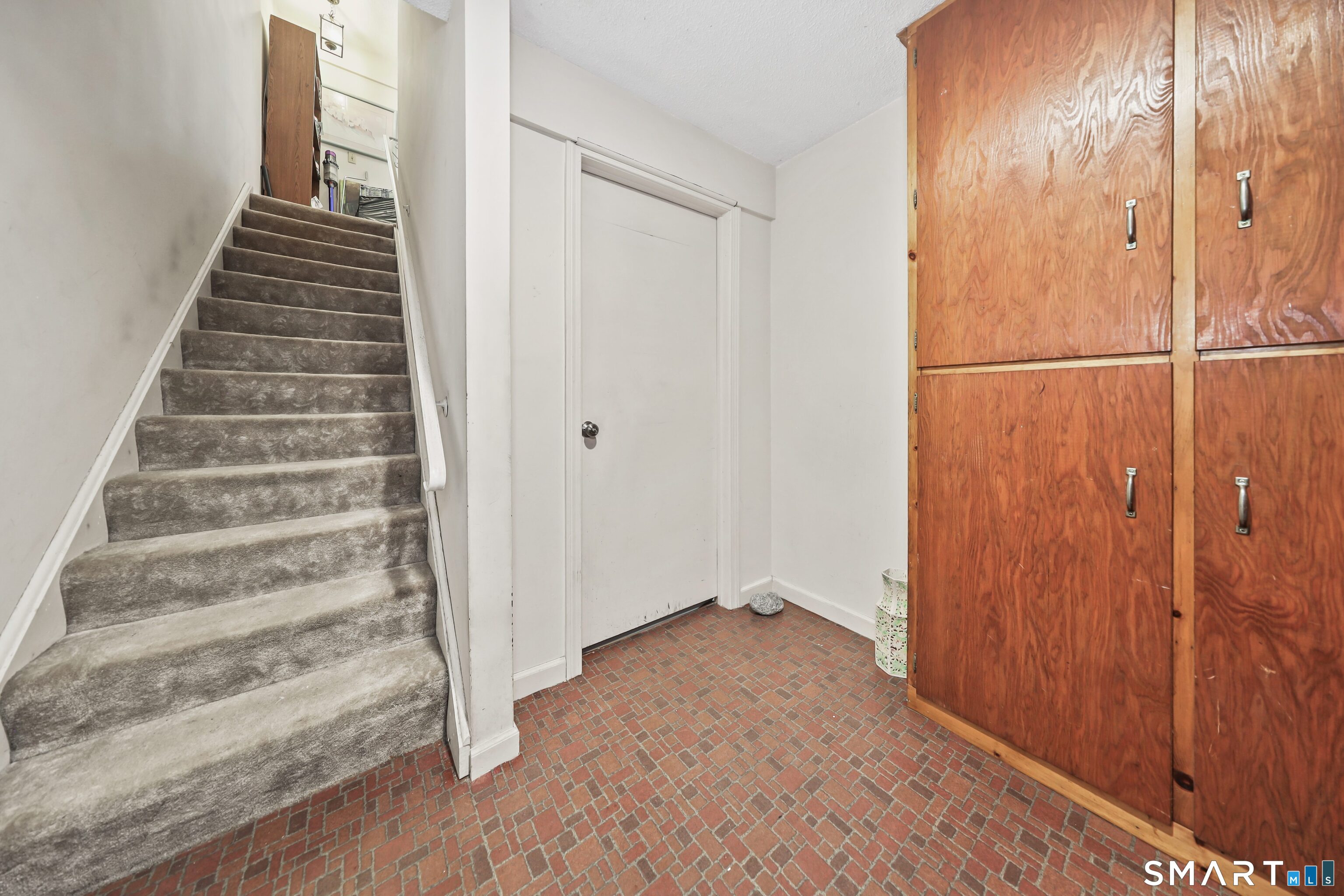75 Hunter Court, Unit E75 Torrington, CT 06790 - Photo 23 of 31