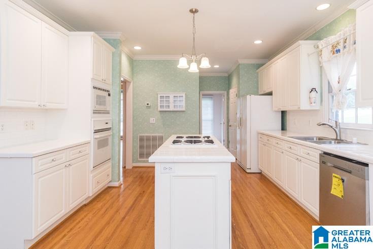 1034 Lake Point Lane Birmingham, AL 35244 - Photo 21 of 50