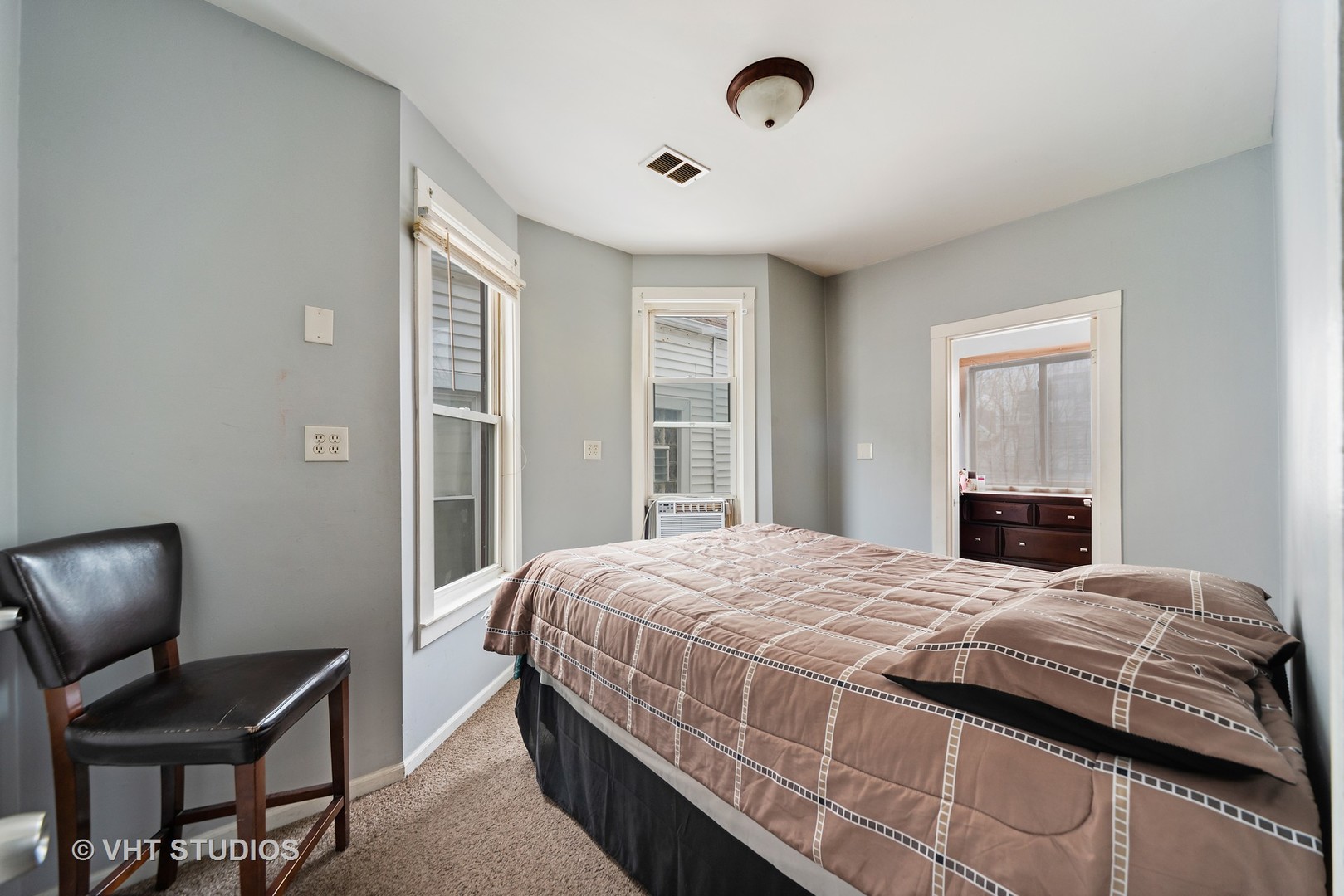 2706 North Ridgeway Avenue Chicago, IL 60647 - Photo 10 of 14 Gallery Image 10