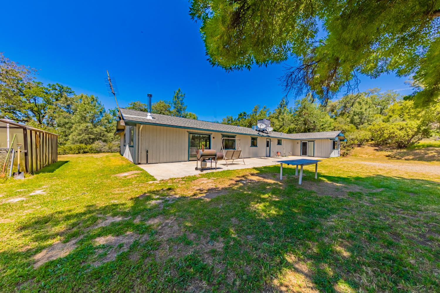 47457 Bissett Station Road Oakhurst, CA 93644 - Photo 37 of 59