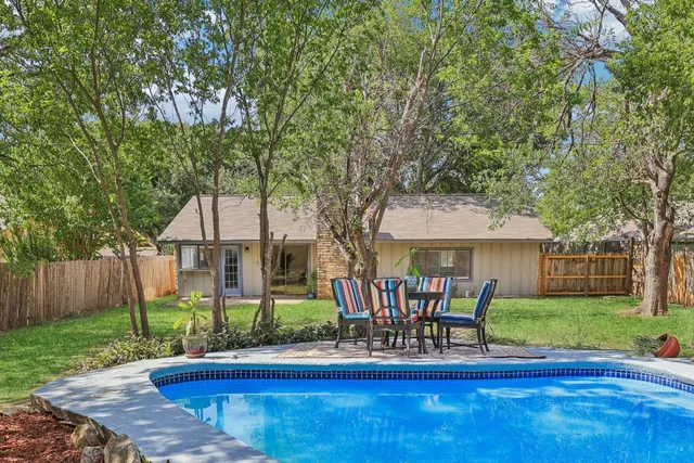 a view of outdoor space yard deck and patio