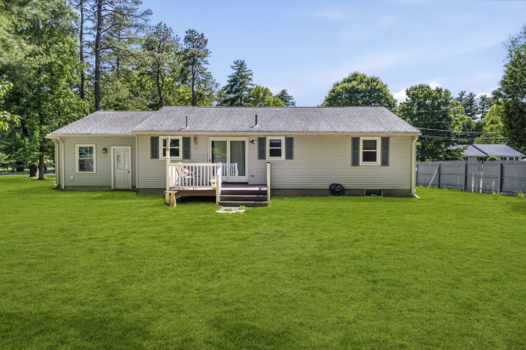 83 Strong Street Easthampton, MA 01027 - Photo 8 of 36