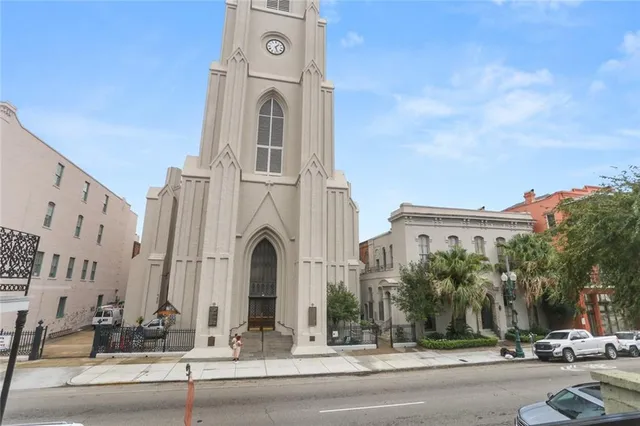 $2,750,000 | 717 Camp Street, New Orleans, LA 70130