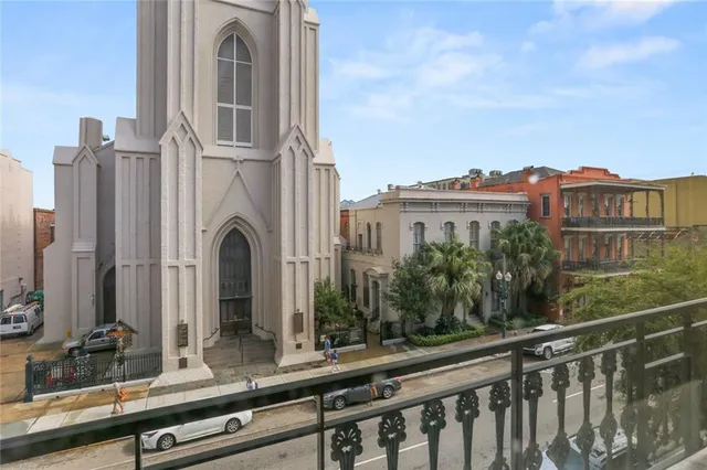 $2,750,000 | 717 Camp Street, New Orleans, LA 70130