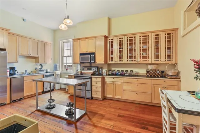 $2,750,000 | 717 Camp Street, New Orleans, LA 70130