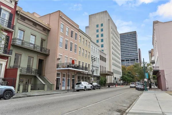 $2,750,000 | 717 Camp Street, New Orleans, LA 70130