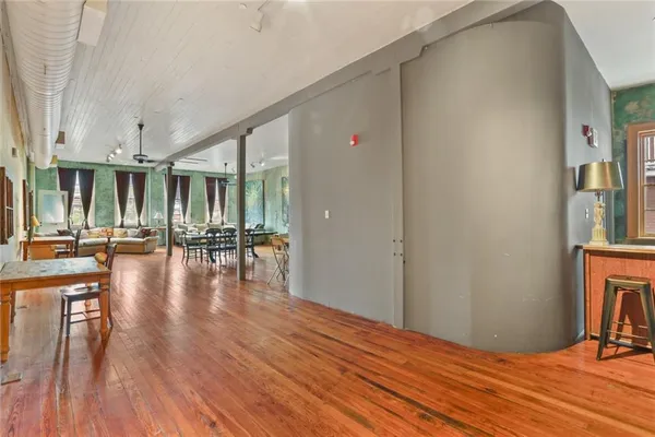 $2,750,000 | 717 Camp Street, New Orleans, LA 70130