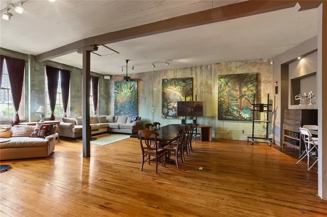 $2,750,000 | 717 Camp Street, New Orleans, LA 70130