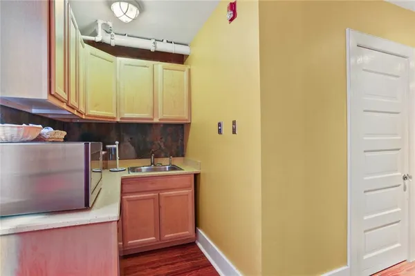 $2,750,000 | 717 Camp Street, New Orleans, LA 70130