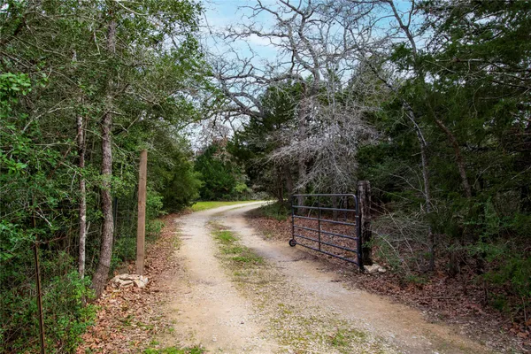 $399,000 | 5100 Wood Duck Drive, Waelder, TX 78959