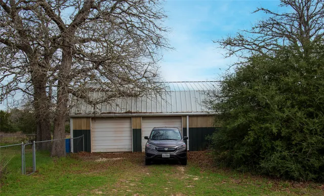 $399,000 | 5100 Wood Duck Drive, Waelder, TX 78959