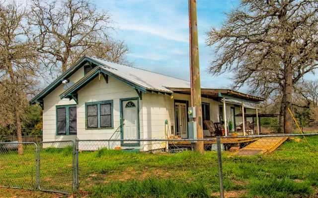 $399,000 | 5100 Wood Duck Drive, Waelder, TX 78959