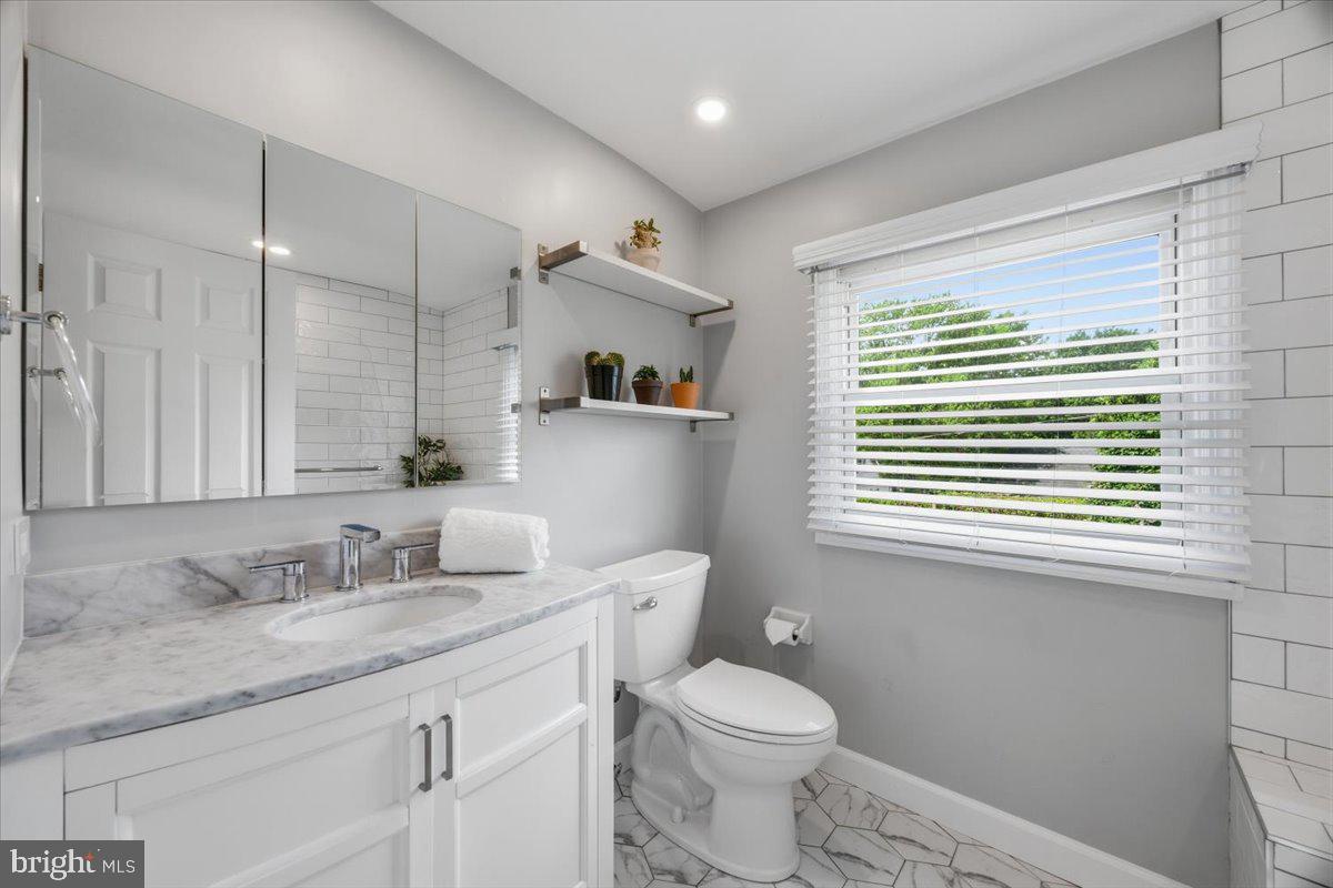 12127 Long Ridge Lane Bowie, MD 20715 - Photo 31 of 46 Full bath on the upper level. Gorgeous