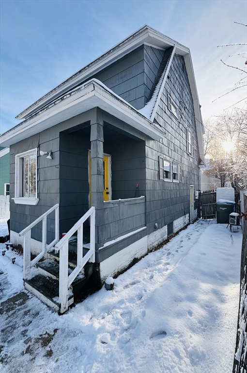 59 Daviston Street Springfield, MA 01108 - Photo 3 of 26