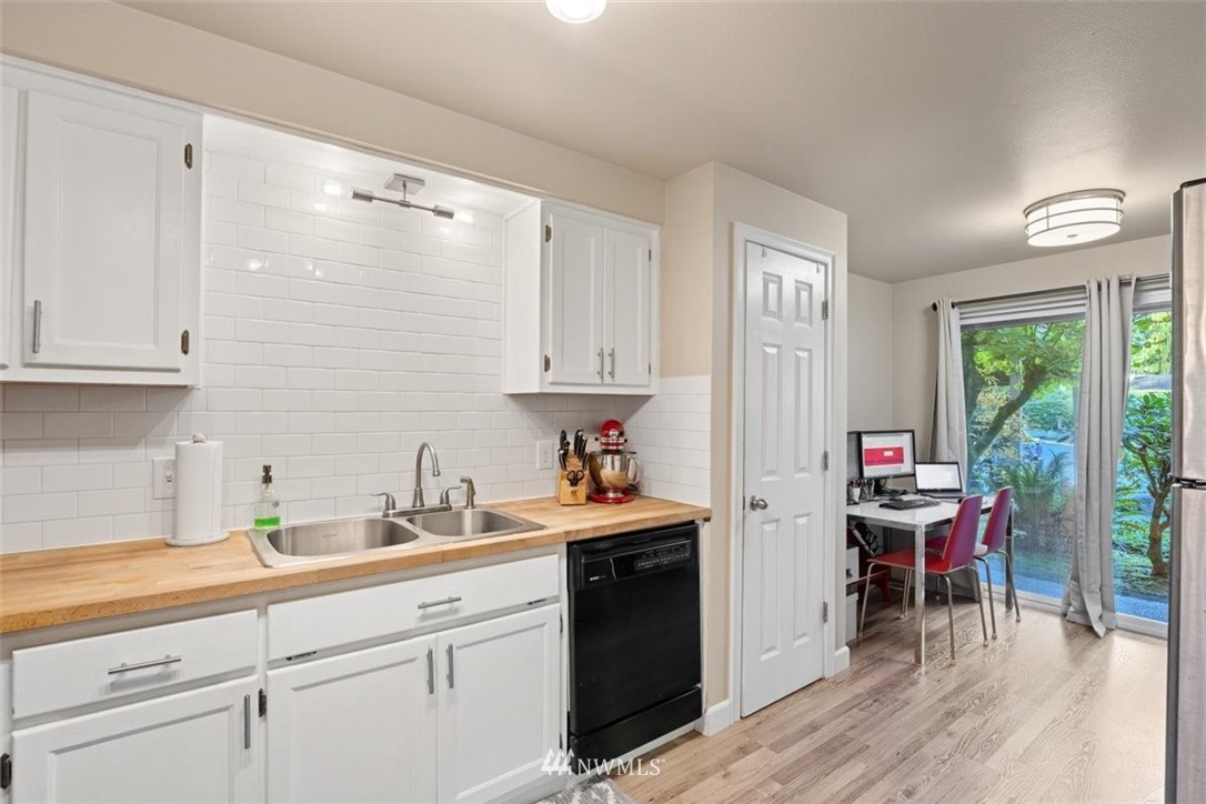 16528 23rd Avenue Southeast, Unit D2 Bothell, WA 98012 - Photo 2 of 28 Gallery Image 2
