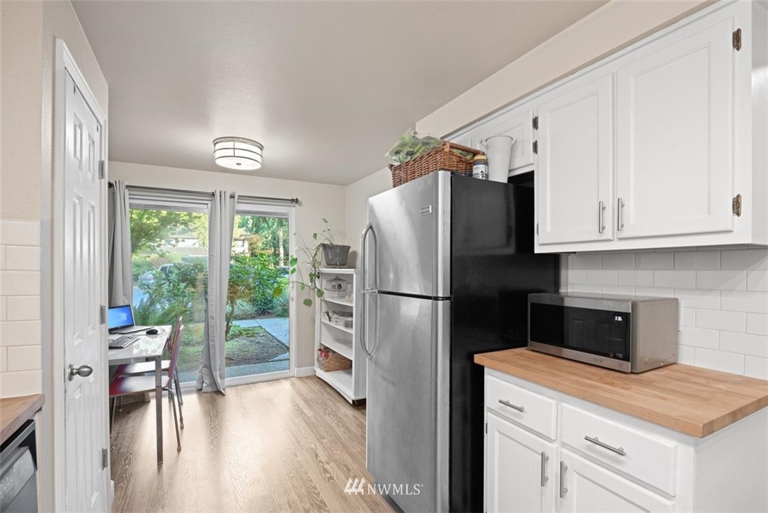 16528 23rd Avenue Southeast, Unit D2 Bothell, WA 98012 - Photo 3 of 28 Gallery Image 3