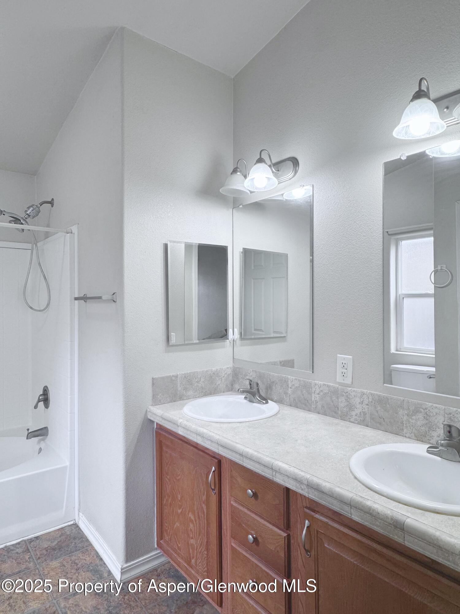 667 Trail Gulch Road, Unit #5 Gypsum, CO 81637 - Photo 6 of 8 IMG_3051