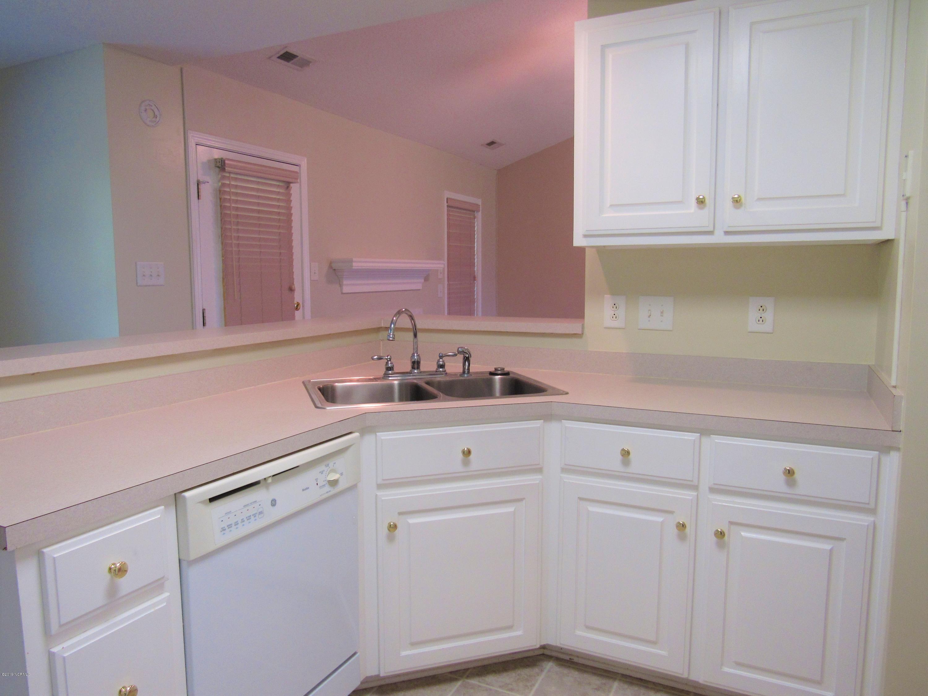 413 Marsha's Way Havelock, NC 28532 - Photo 24 of 48 Kitchen (4)