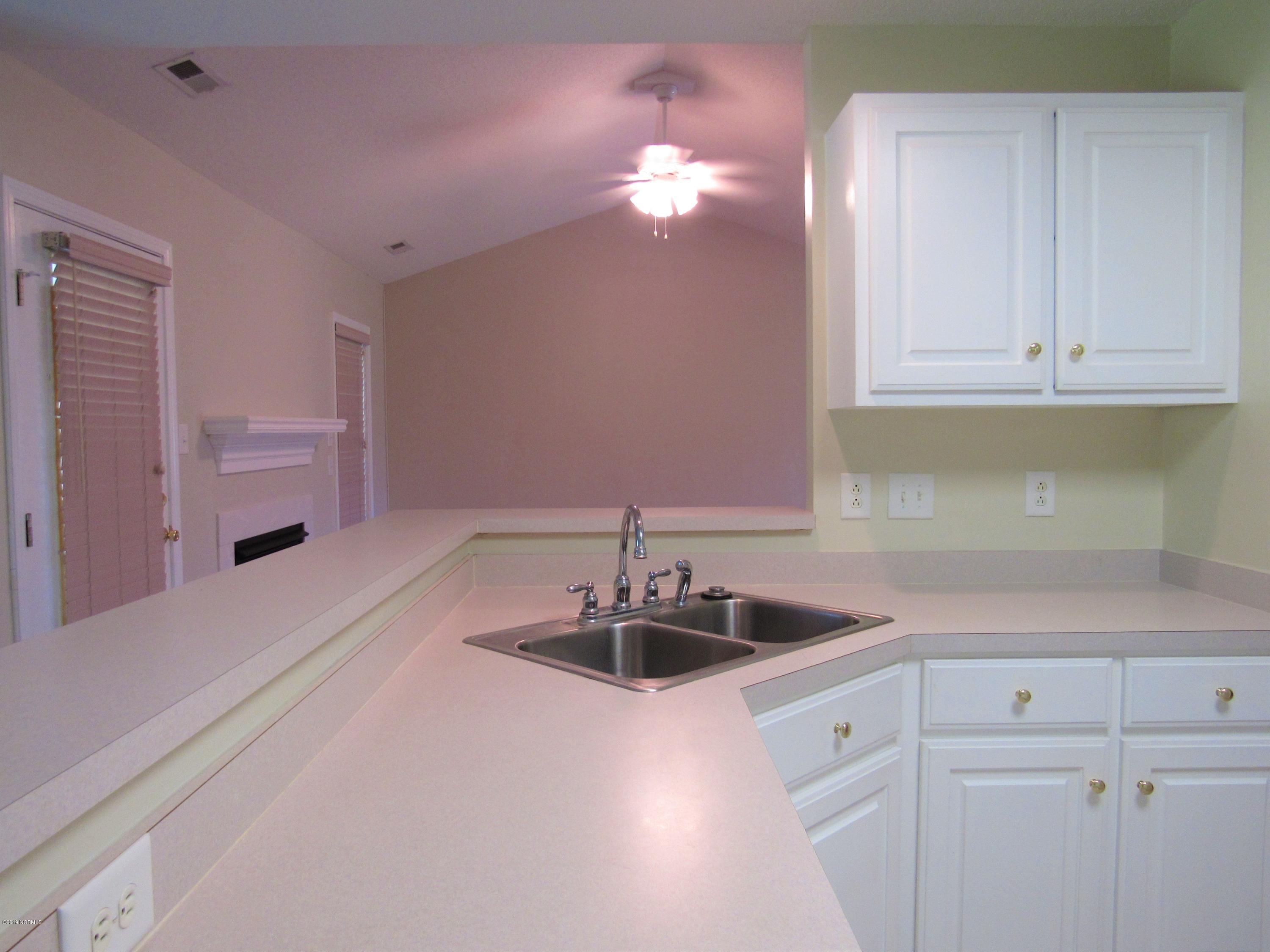 413 Marsha's Way Havelock, NC 28532 - Photo 25 of 48 Kitchen (5)