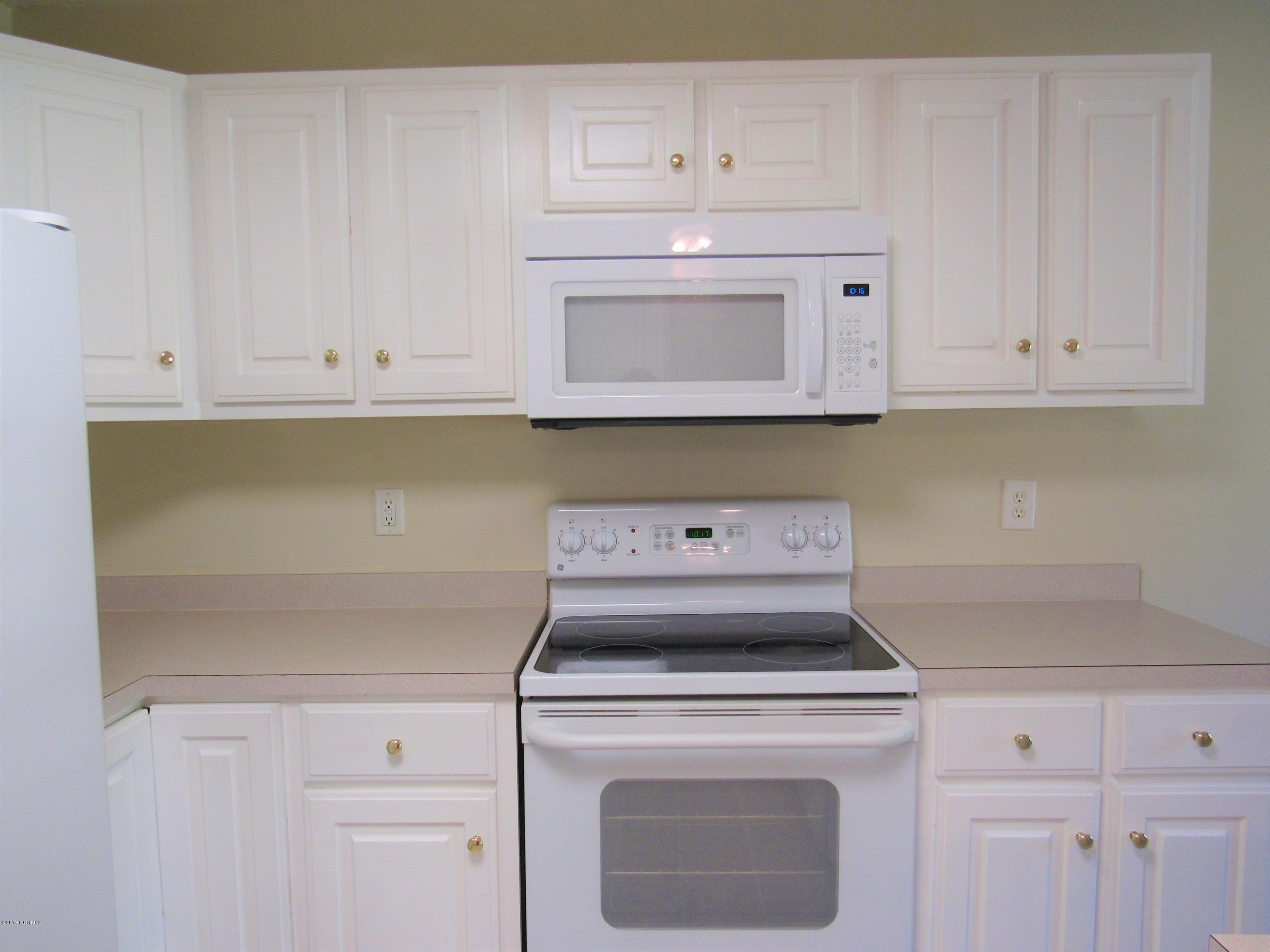 413 Marsha's Way Havelock, NC 28532 - Photo 26 of 48 Kitchen (6)